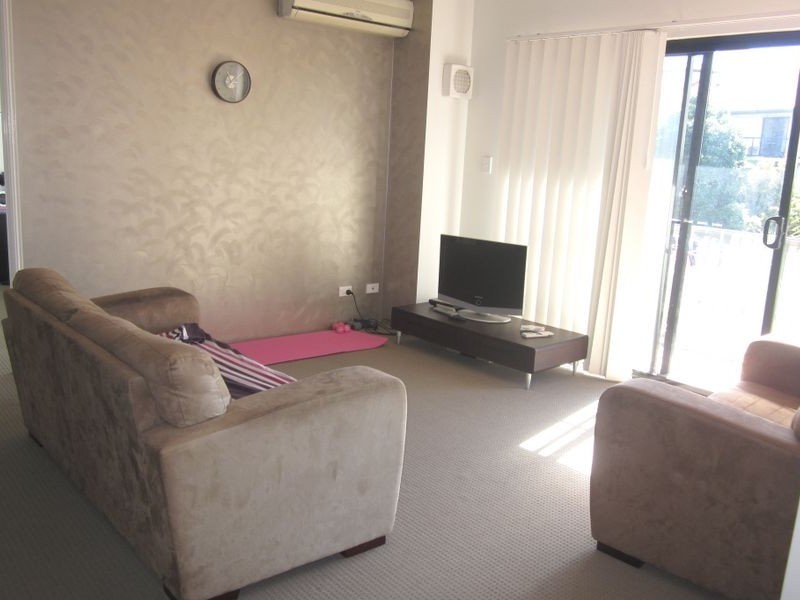 10/2 Johnston Street, Southport QLD 4215