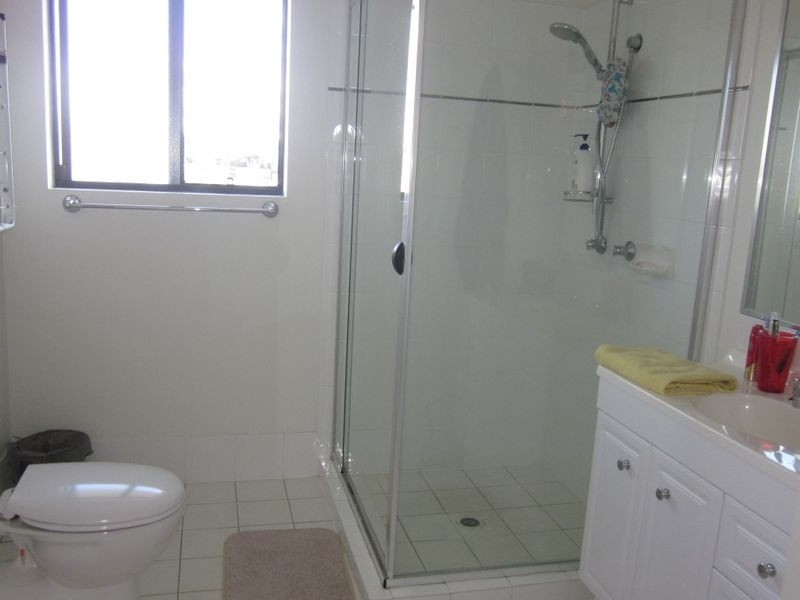 10/2 Johnston Street, Southport QLD 4215