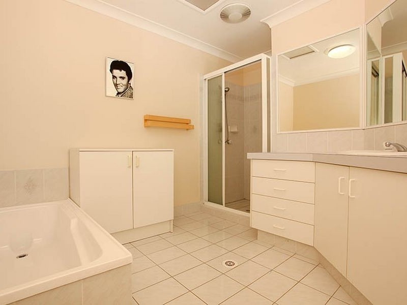 2/37 Binstead Drive, Southport QLD 4215