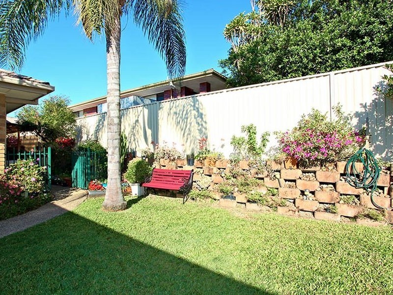 2/37 Binstead Drive, Southport QLD 4215