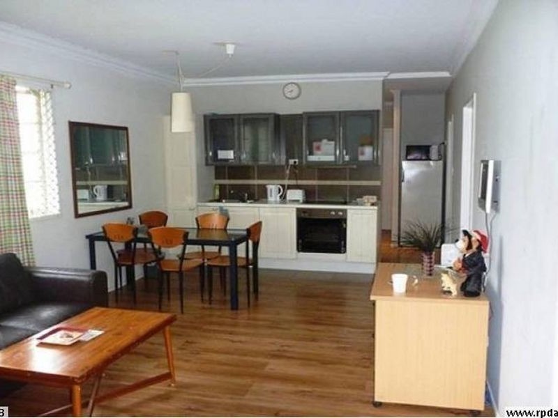 20 Robert Street, Labrador QLD 4215