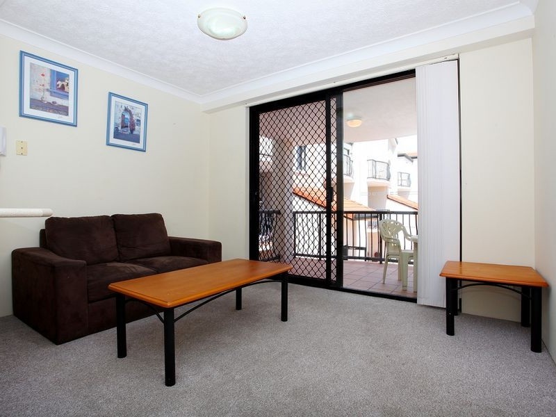 19/33 Lenneberg Street, Southport QLD 4215