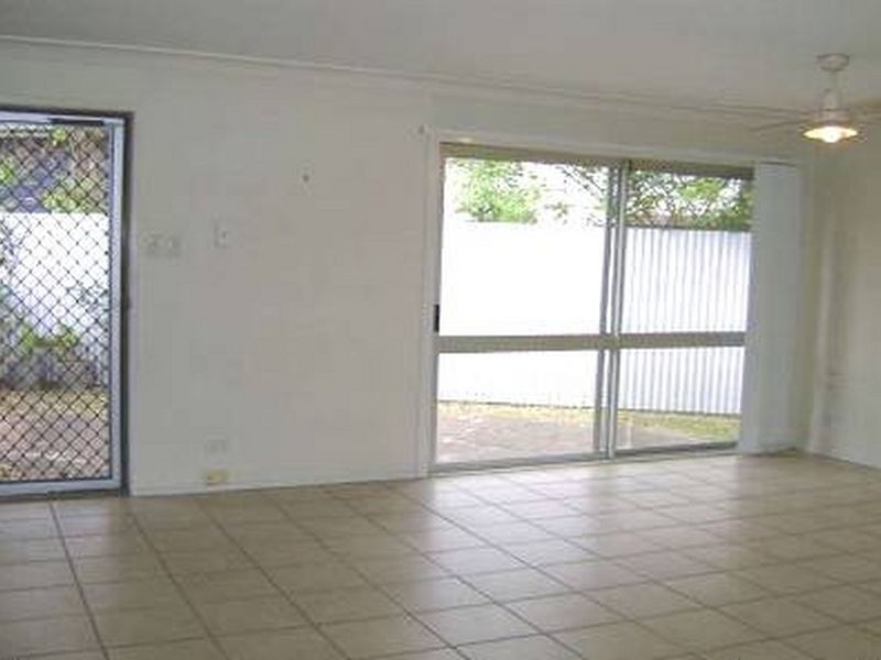 2/4 Ellen Street, Southport QLD 4215