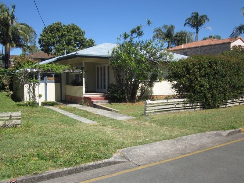 12 Phillip Street, Labrador QLD 4215