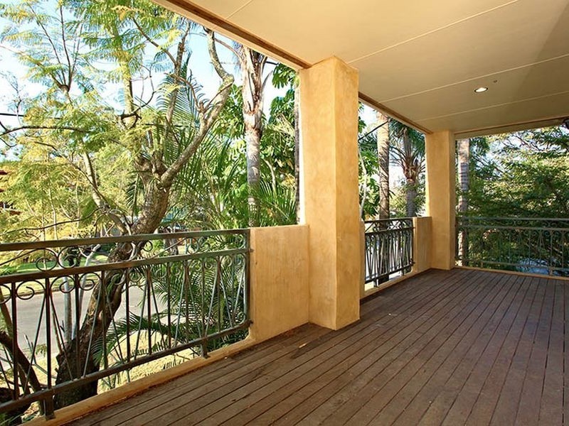 28 Korong Street, Southport QLD 4215