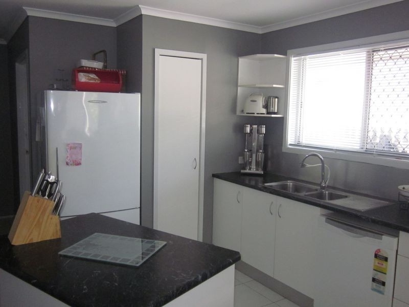 61A Ridgeway Ave, Southport QLD 4215