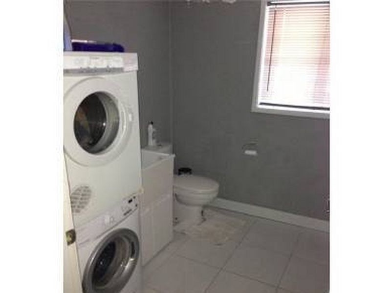 61A Ridgeway Ave, Southport QLD 4215