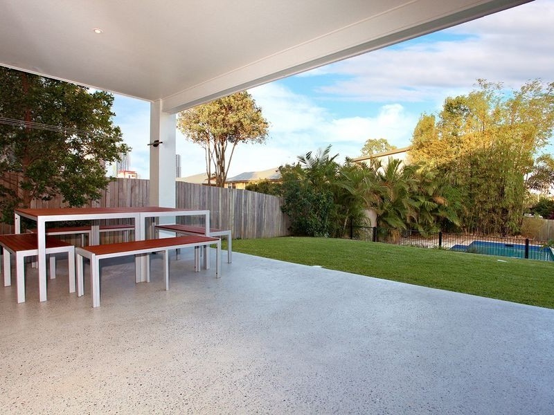 6 Graham Street, Southport QLD 4215