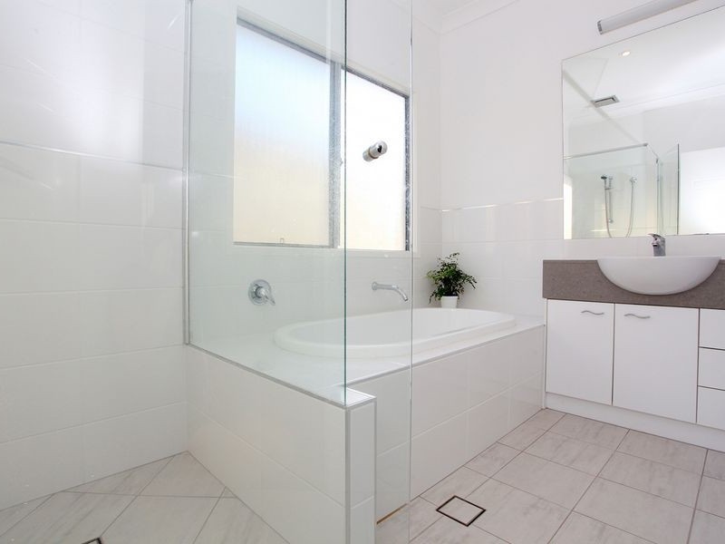 6 Graham Street, Southport QLD 4215