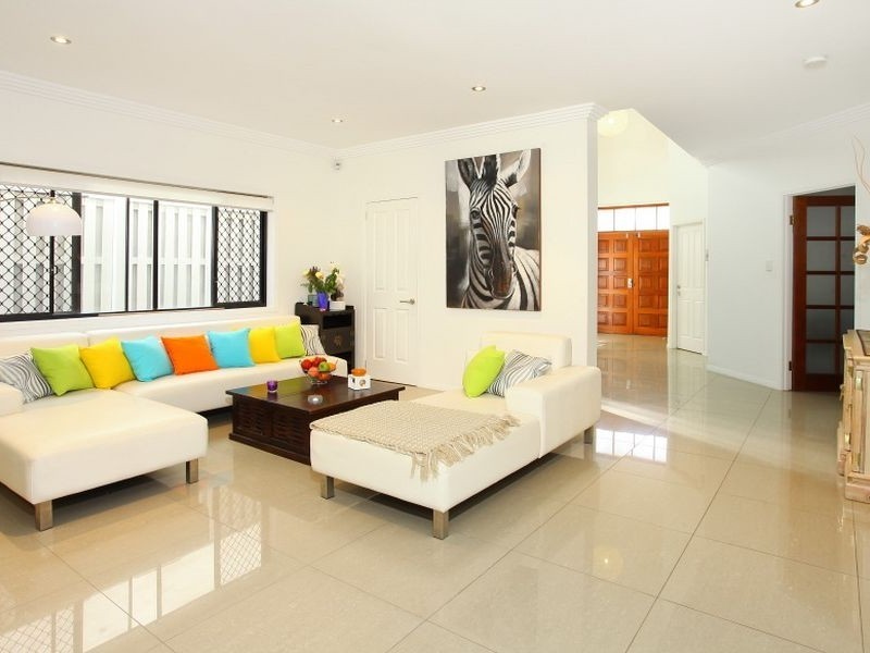 10 Meron Street, Southport QLD 4215