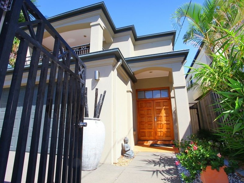 10 Meron Street, Southport QLD 4215