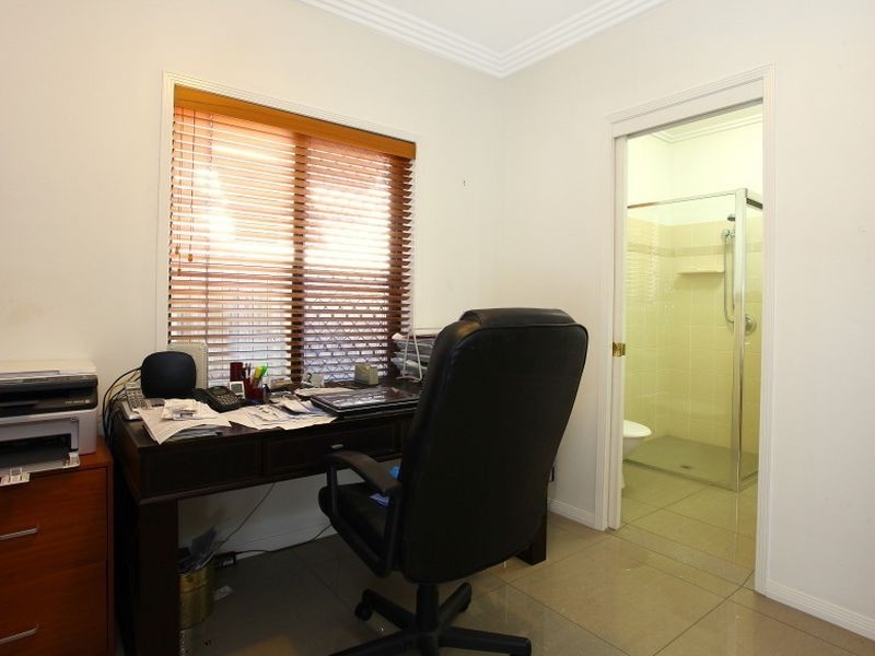 10 Meron Street, Southport QLD 4215
