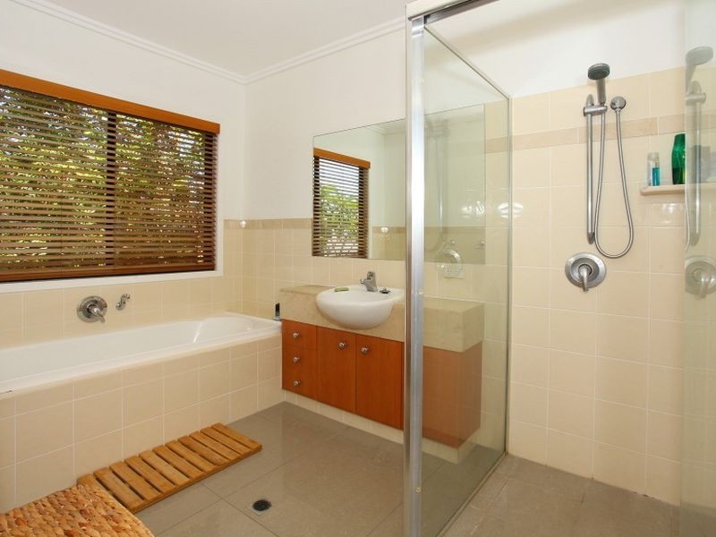 10 Meron Street, Southport QLD 4215