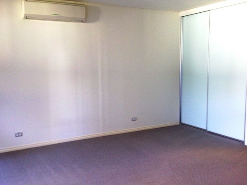 214/3 Como Crescent, Southport QLD 4215