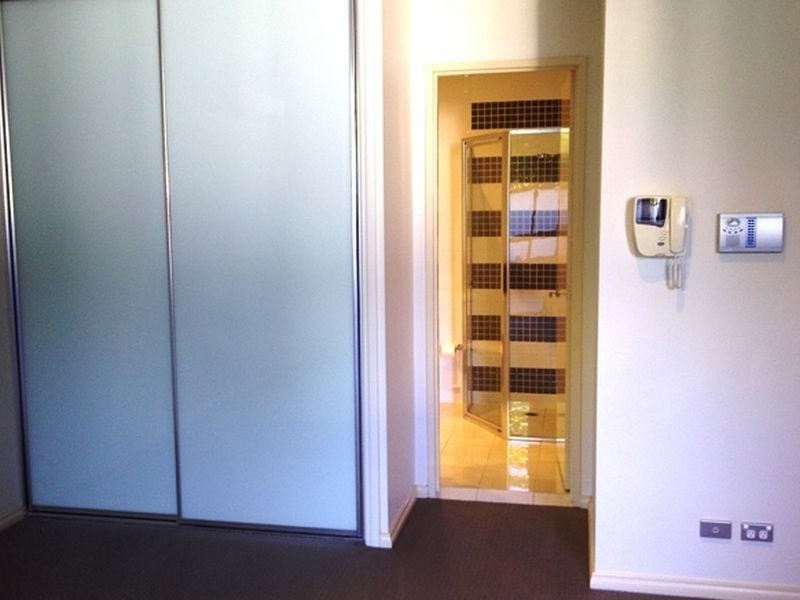 214/3 Como Crescent, Southport QLD 4215