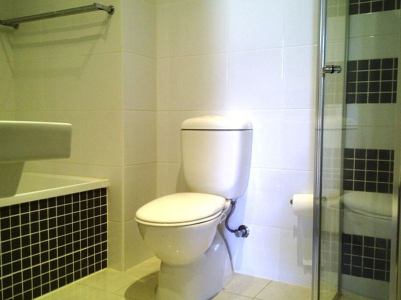 214/3 Como Crescent, Southport QLD 4215