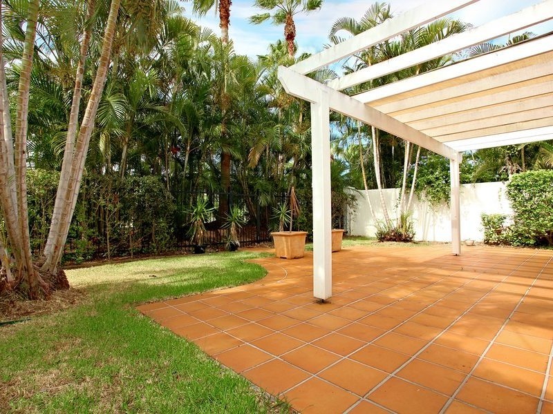 9/100 Cotlew Street East, Southport QLD 4215