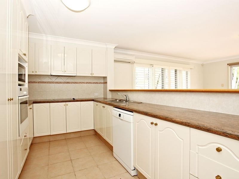9/100 Cotlew Street East, Southport QLD 4215