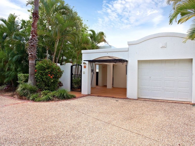 9/100 Cotlew Street East, Southport QLD 4215