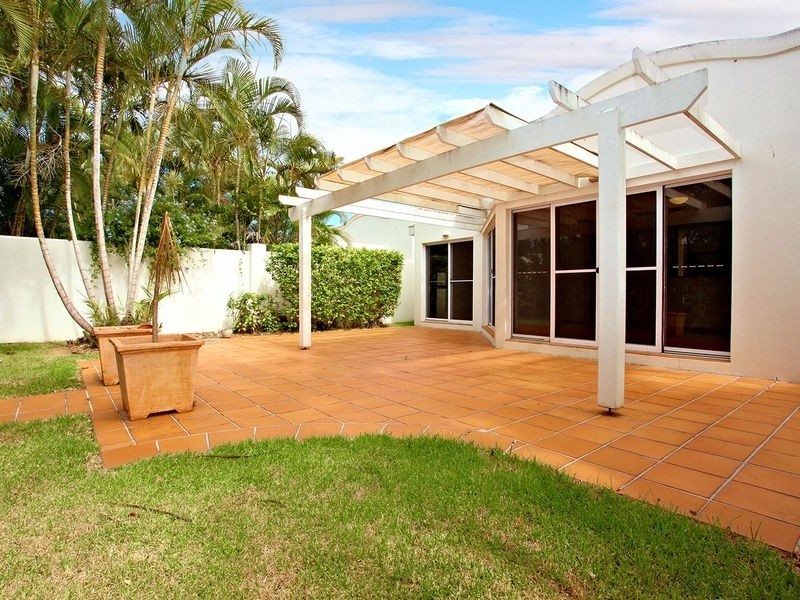 9/100 Cotlew Street East, Southport QLD 4215