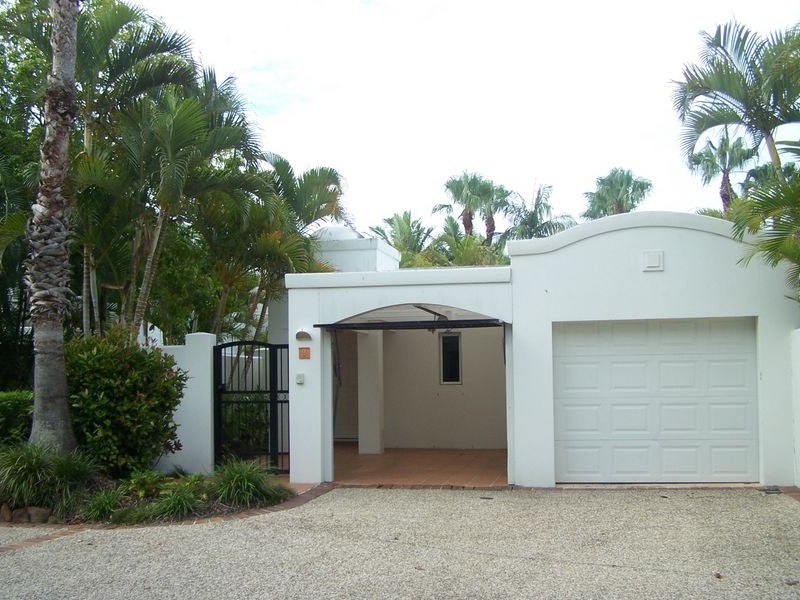 9/100 Cotlew Street East, Southport QLD 4215