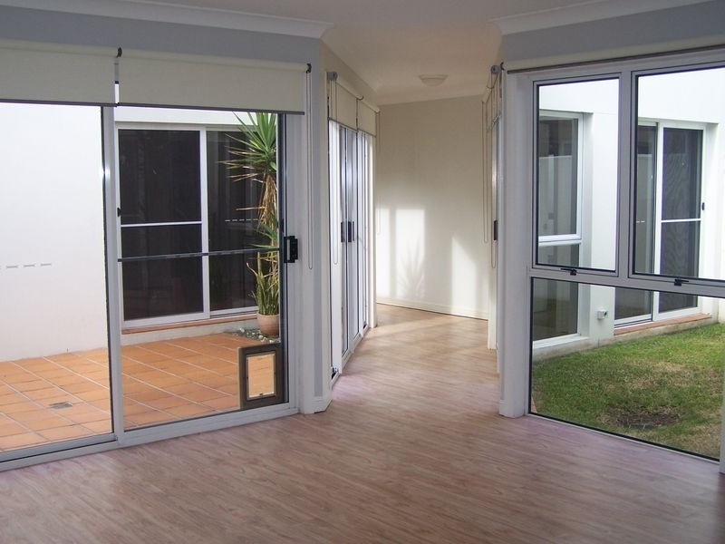 9/100 Cotlew Street East, Southport QLD 4215