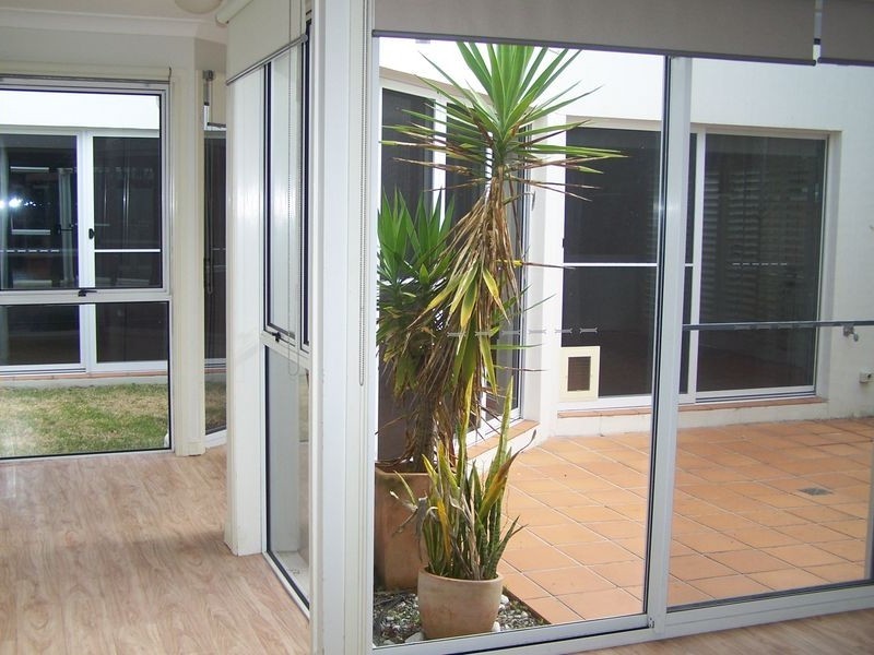 9/100 Cotlew Street East, Southport QLD 4215