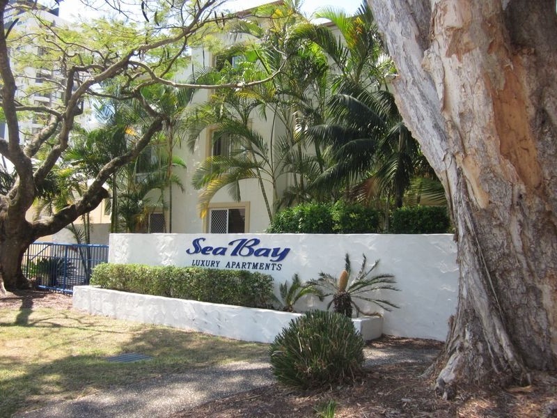 28/3-5 Norman Street, Southport QLD 4215