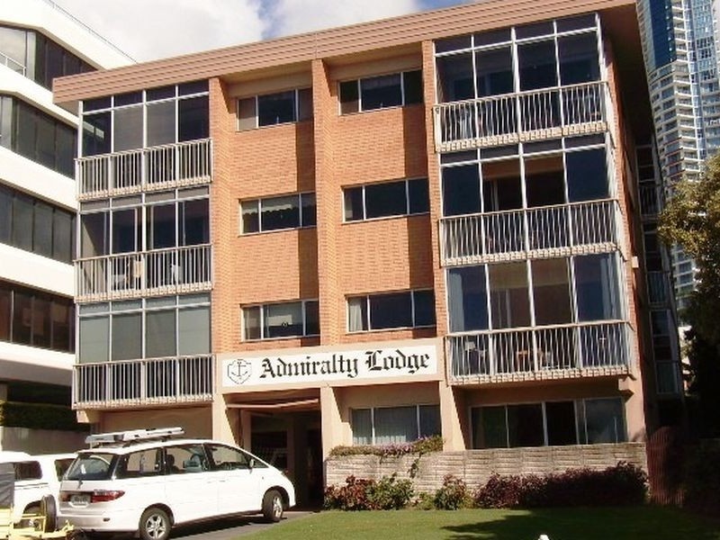 7/28 Marine Parade, Southport QLD 4215