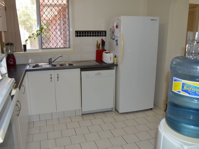 2/12 Calvary Court, Labrador QLD 4215