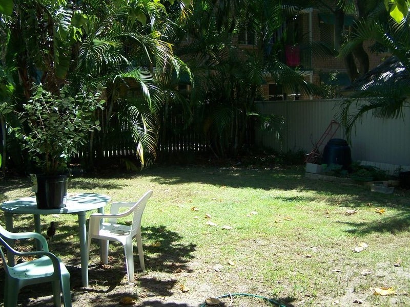 4 Hunter Avenue, Labrador QLD 4215