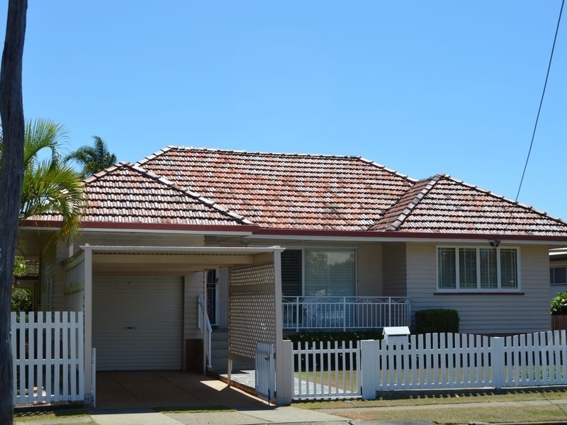16 Brooke Avenue, Southport QLD 4215