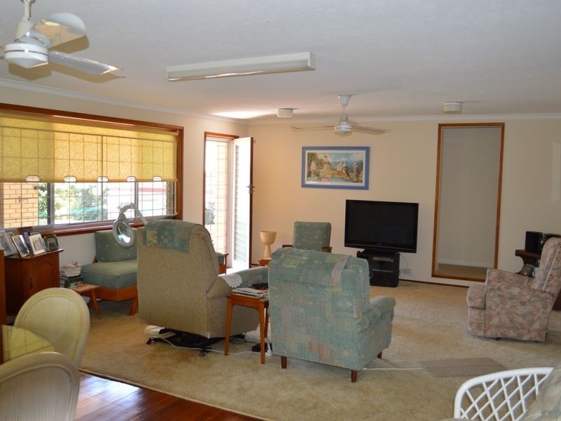 16 Brooke Avenue, Southport QLD 4215