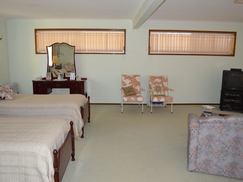 16 Brooke Avenue, Southport QLD 4215