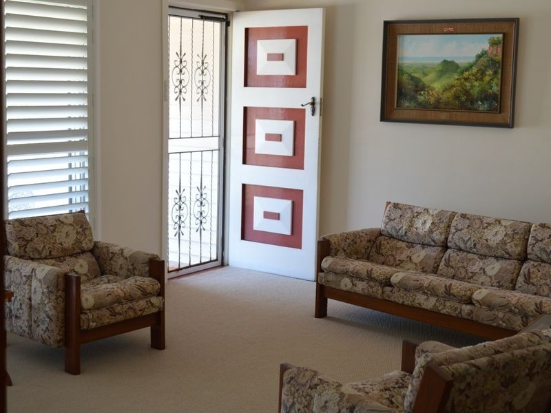 16 Brooke Avenue, Southport QLD 4215