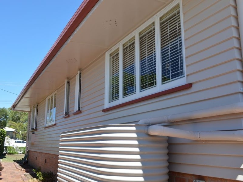 16 Brooke Avenue, Southport QLD 4215