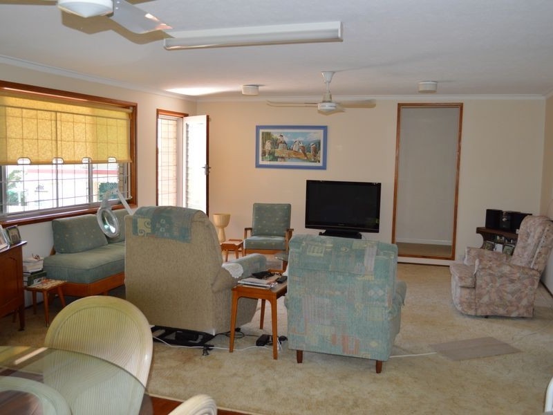 16 Brooke Avenue, Southport QLD 4215