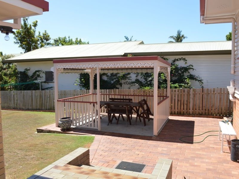 16 Brooke Avenue, Southport QLD 4215