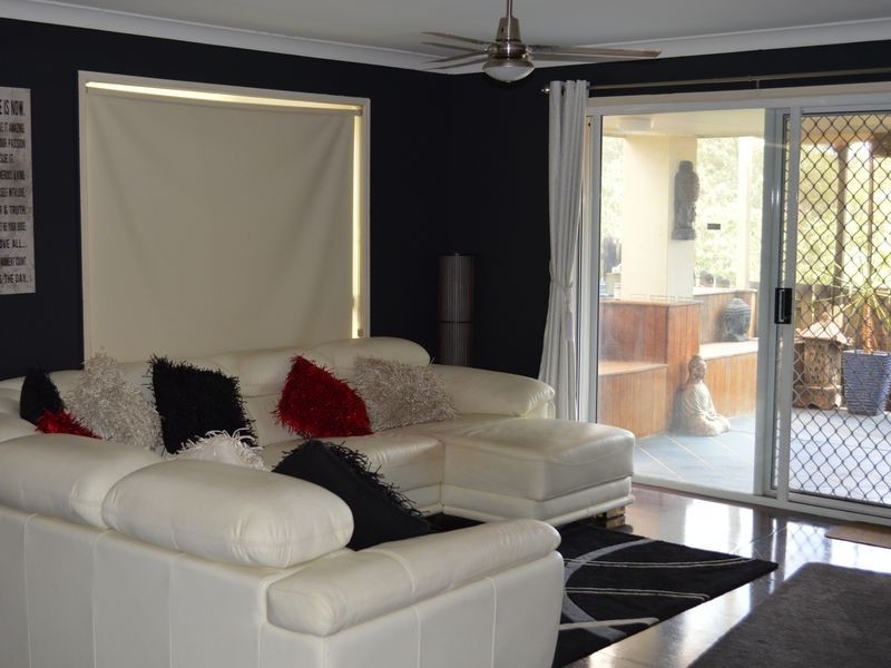 53 Marble Arch Place, Arundel QLD 4214