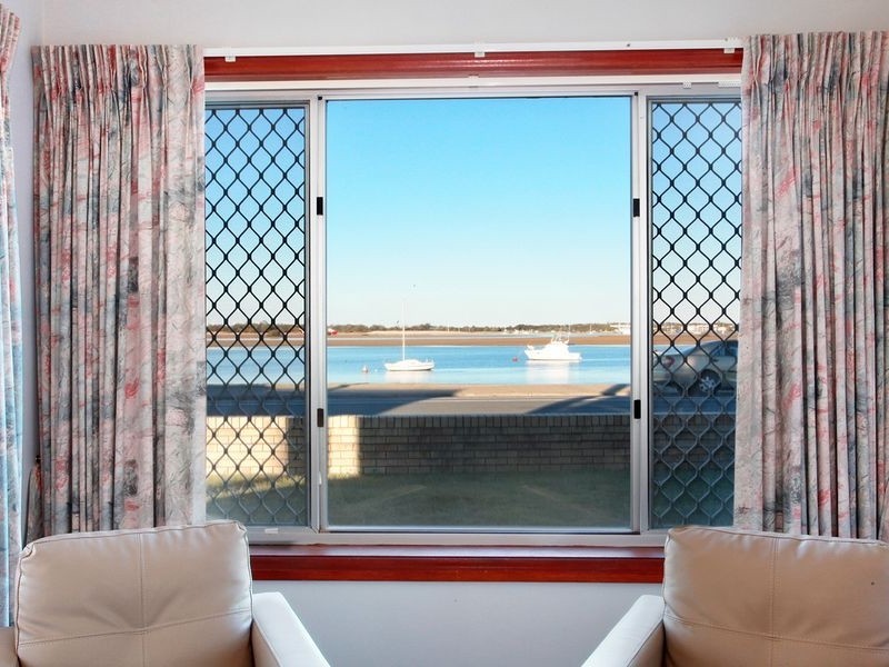 2/264 Marine Parade, Labrador QLD 4215