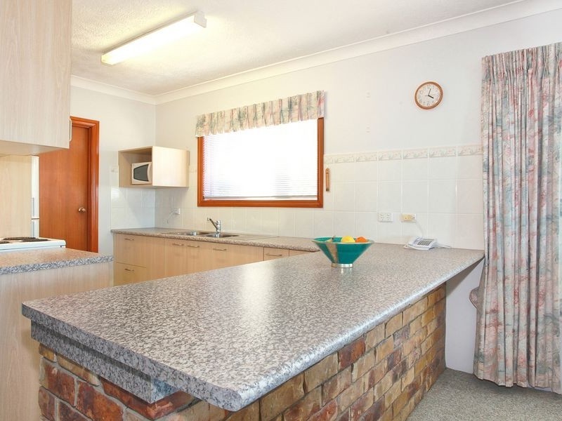 2/264 Marine Parade, Labrador QLD 4215