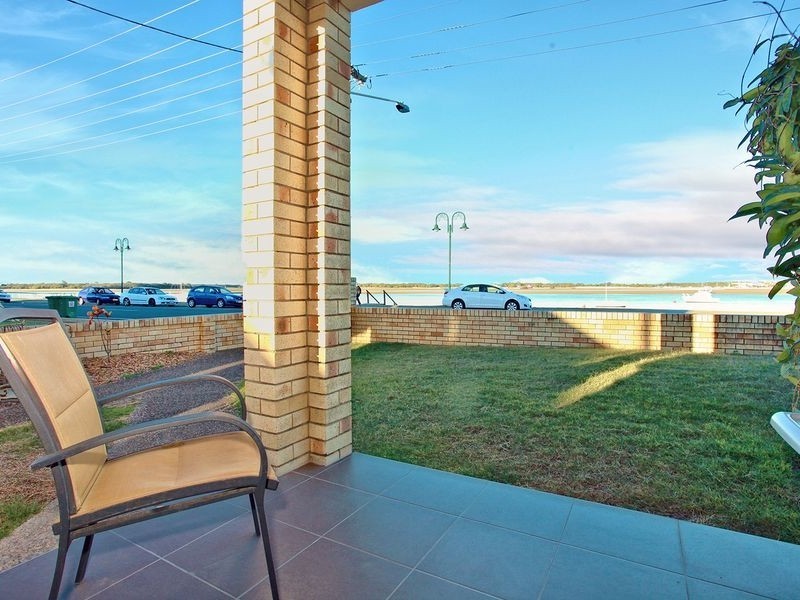 2/264 Marine Parade, Labrador QLD 4215