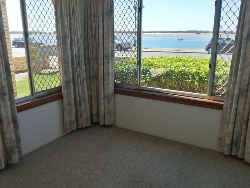 2/264 Marine Parade, Labrador QLD 4215