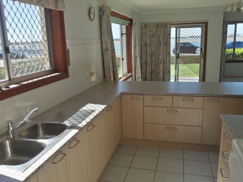 2/264 Marine Parade, Labrador QLD 4215