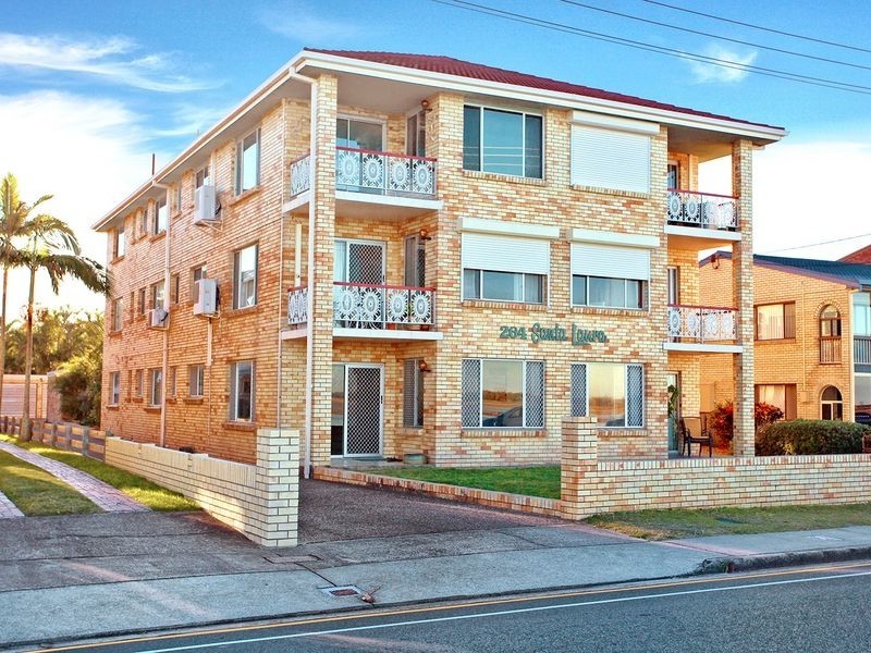 2/264 Marine Parade, Labrador QLD 4215