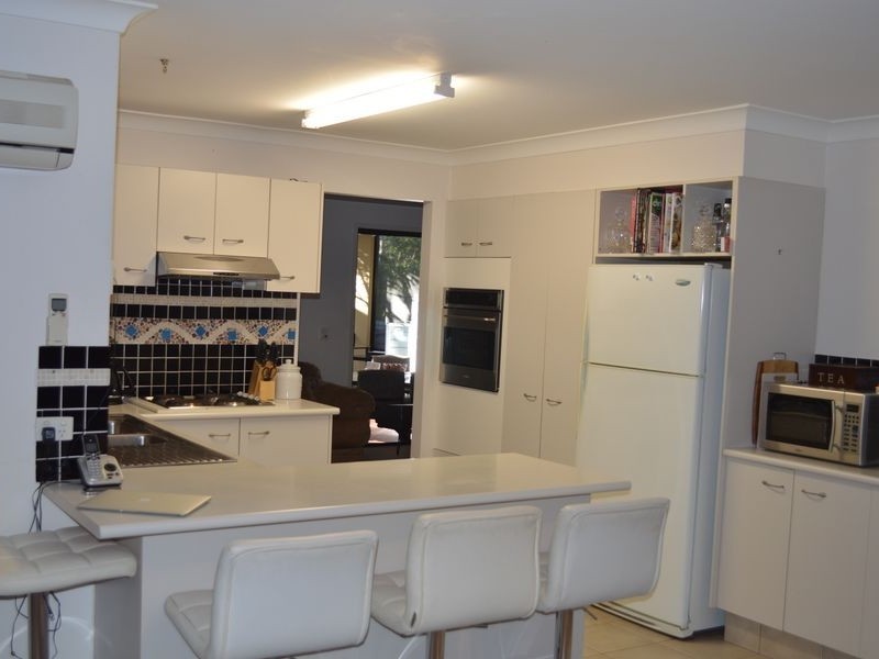 11 Jack Nicklaus Way, Parkwood QLD 4214