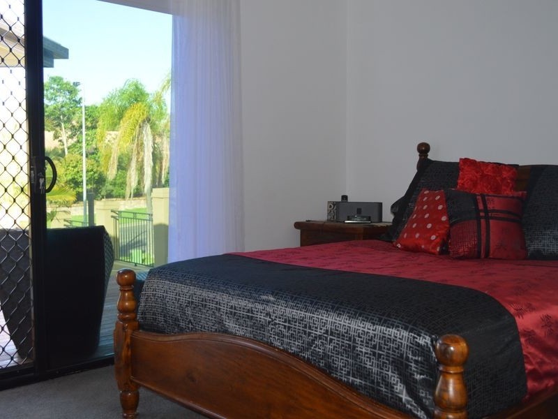 11 Jack Nicklaus Way, Parkwood QLD 4214