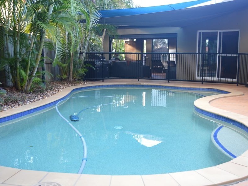 11 Jack Nicklaus Way, Parkwood QLD 4214