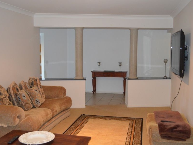 11 Jack Nicklaus Way, Parkwood QLD 4214