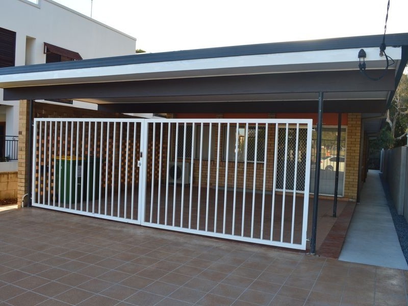 40 Brighton Parade, Southport QLD 4215